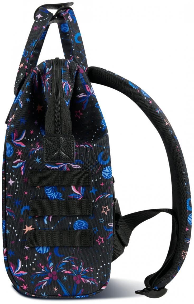 Cabaia Kinderrucksack Adventurer Small Saturn Christmas Edition schwarzbunt