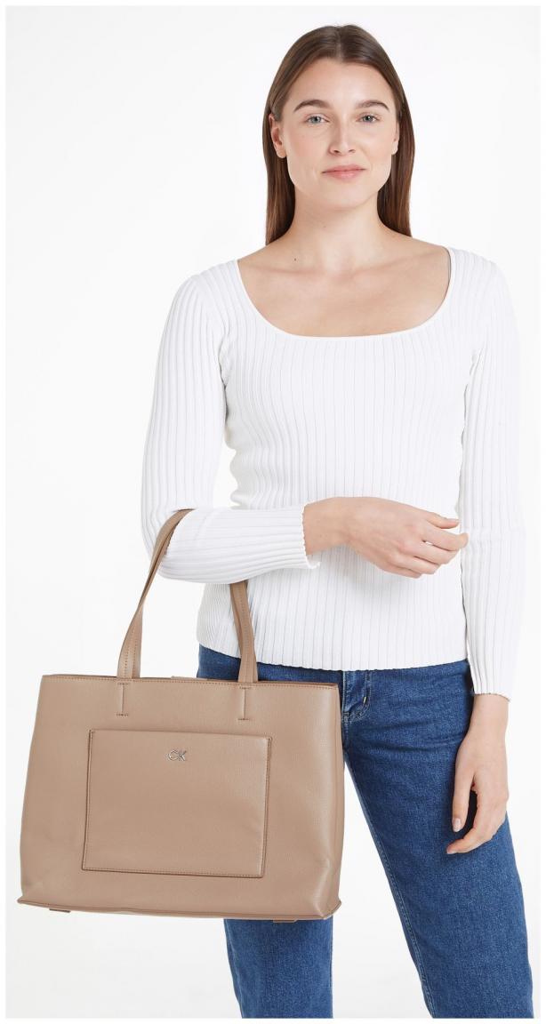 Calvin Klein Henkeltasche Chanterelle dunkelbeige Medium Tote Pebble Daily