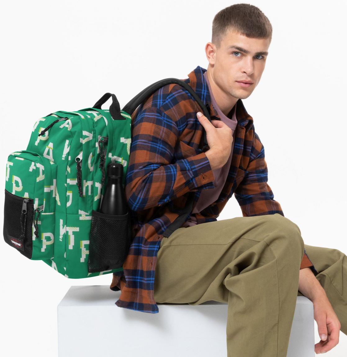 Eastpak Schulrucksack Pinzip Mash Green Buchstaben Design