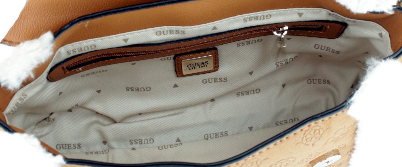 Guess Davika Überschlagtasche mit Kunstfell Cognac Allovermuster