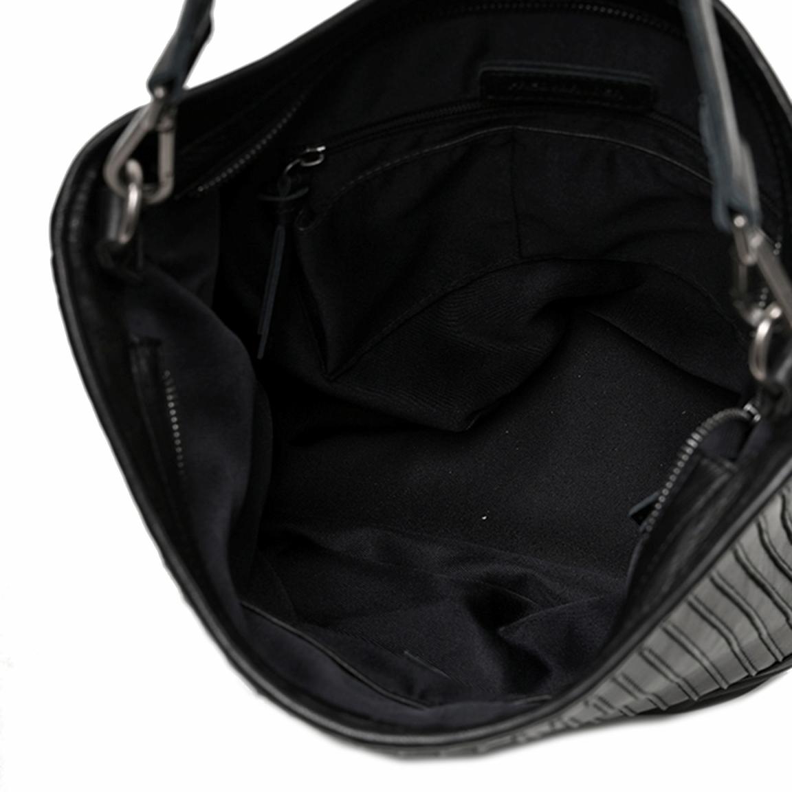 Schultertasche Vertical Hobo FREDsBRUDER Black