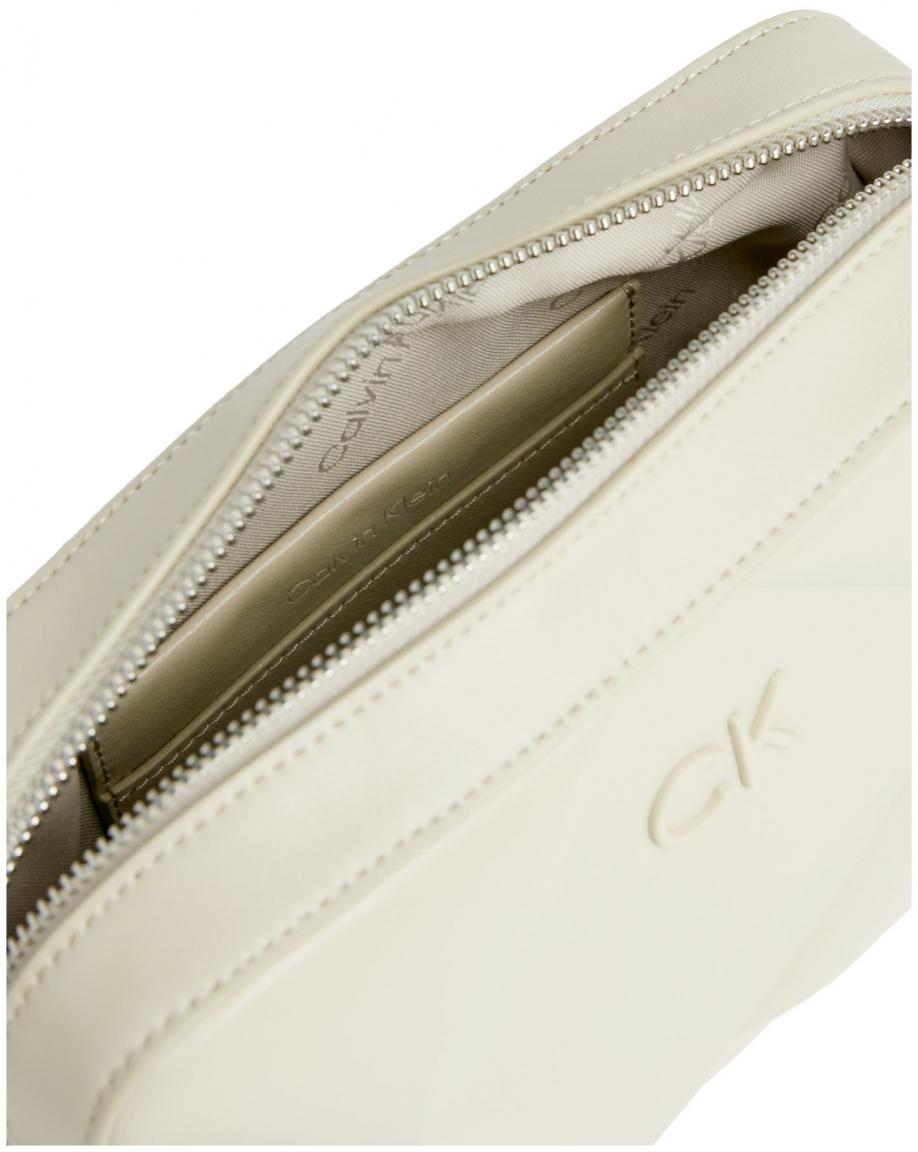 Umhängetasche Calvin Klein Stoney Beige Camera Quilt Metallkette 