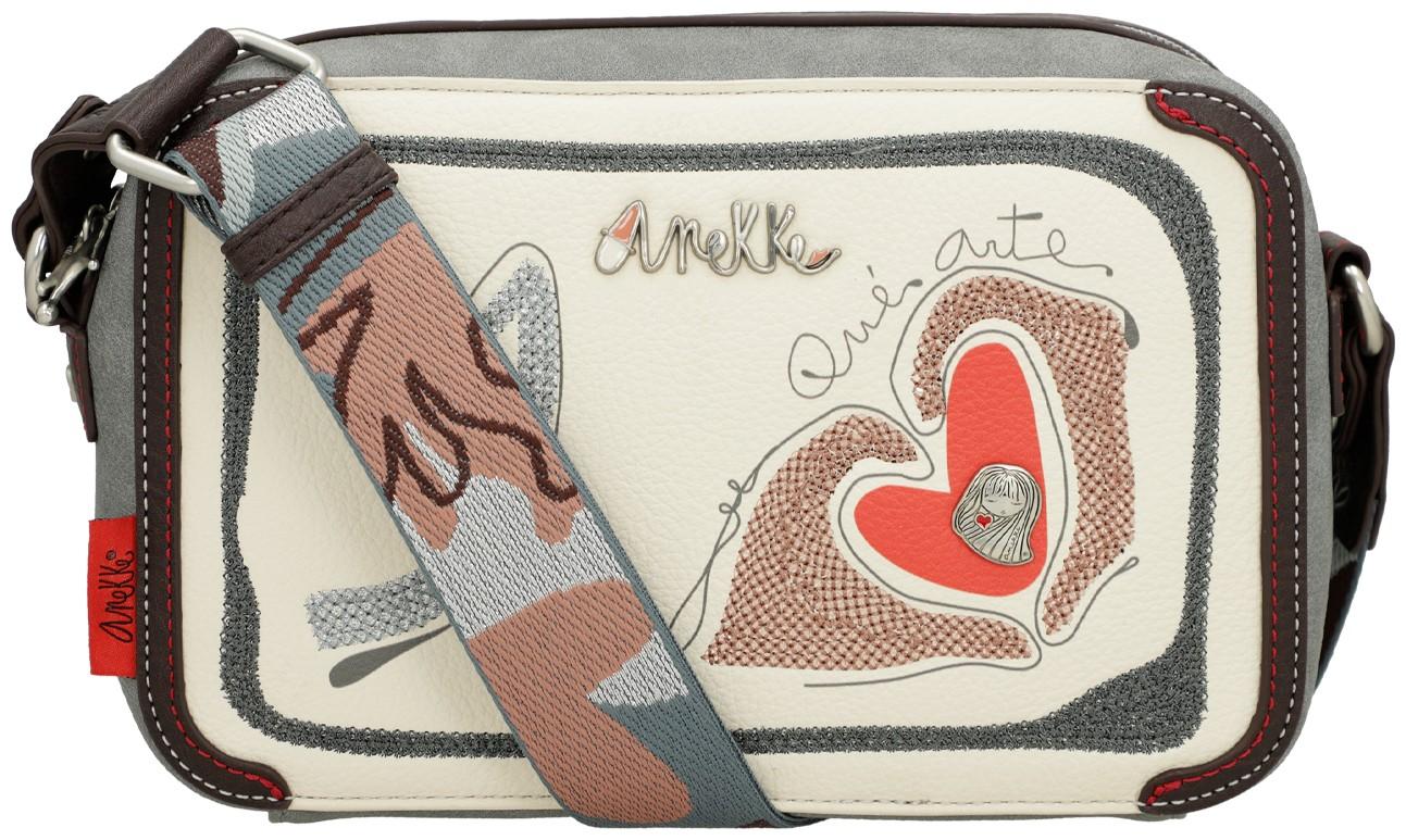 bestickte Camera Bag beige grau Hände Anekke Alma Ole