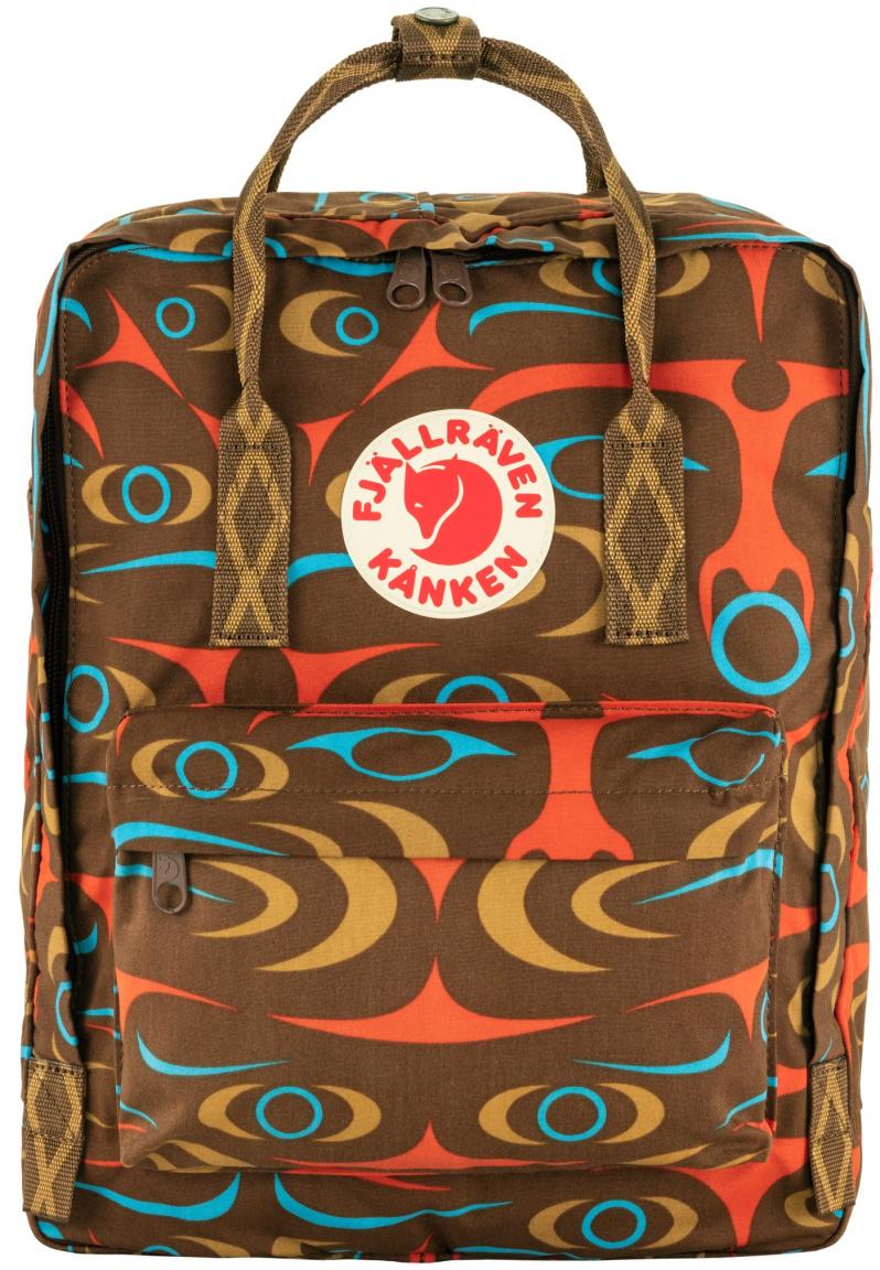 bunter Freizeitrucksack Fjällräven Kanken Art Qeluts braun Print